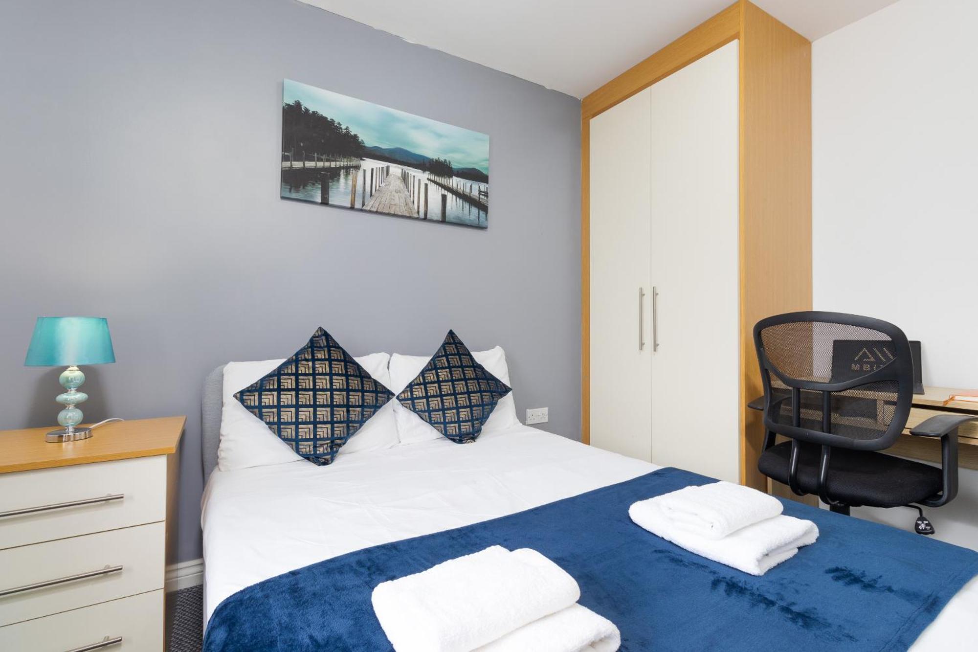 Apartment 2-br Executive En-suite By Mbiz Coventry