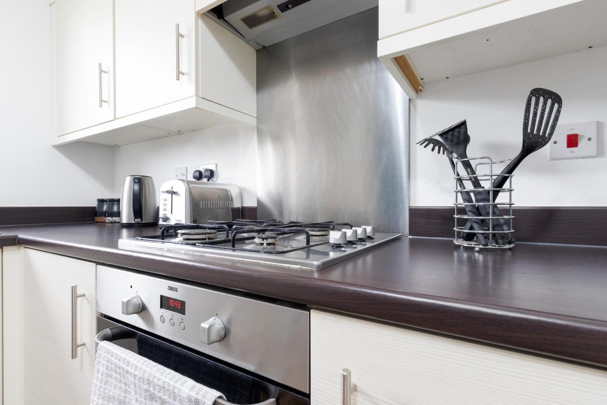 2-br Executive En-suite By Mbiz Apartment