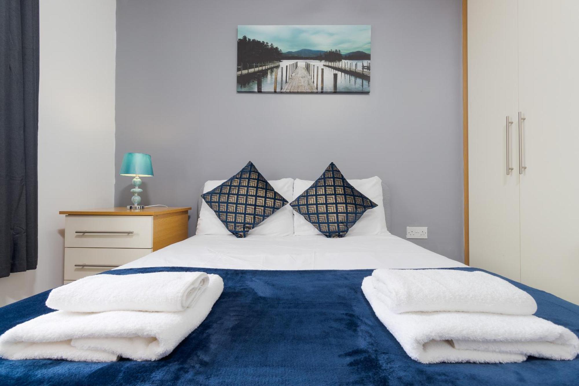 Apartment 2-br Executive En-suite By Mbiz Coventry