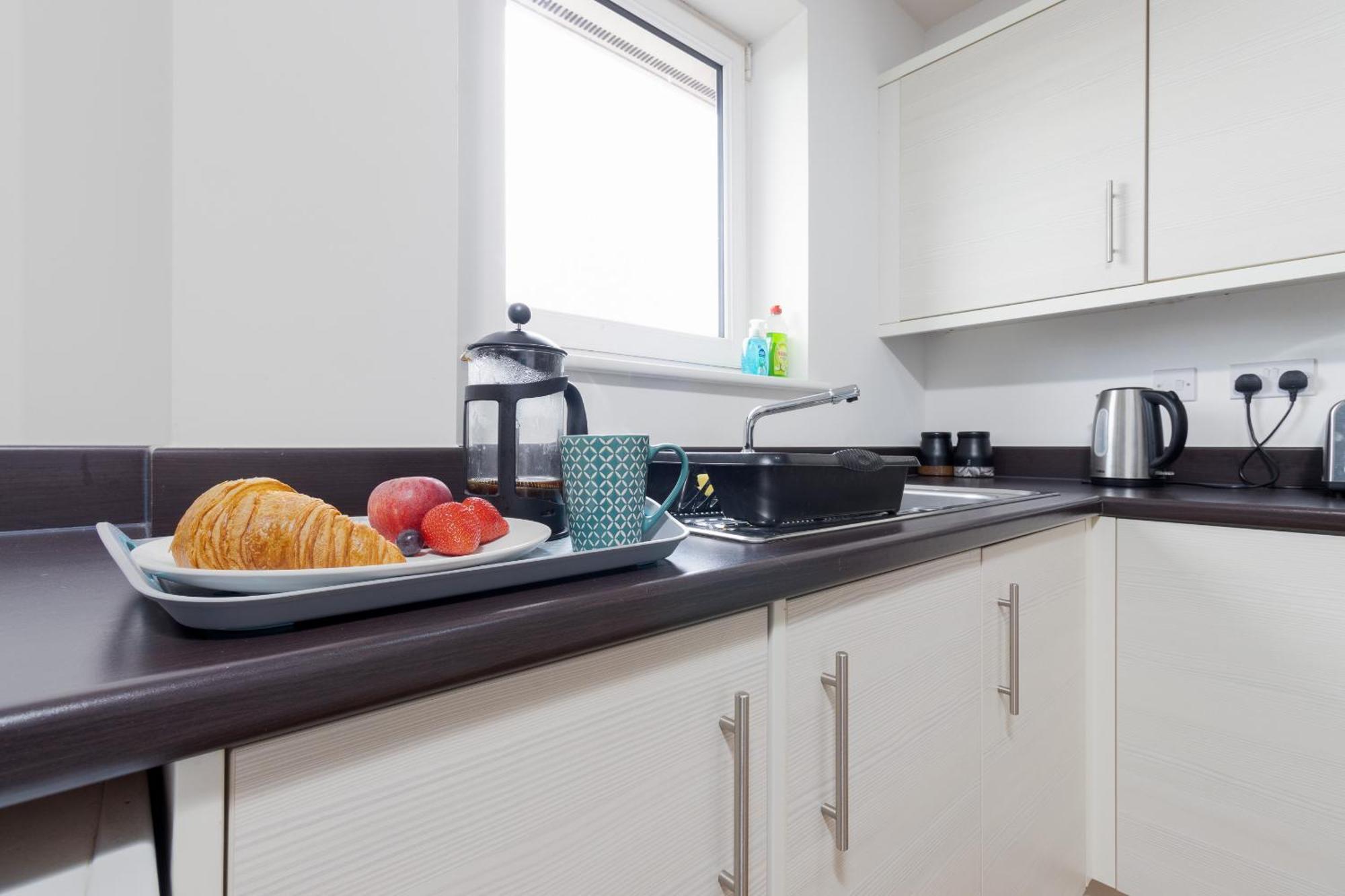 2-br Executive En-suite By Mbiz Coventry