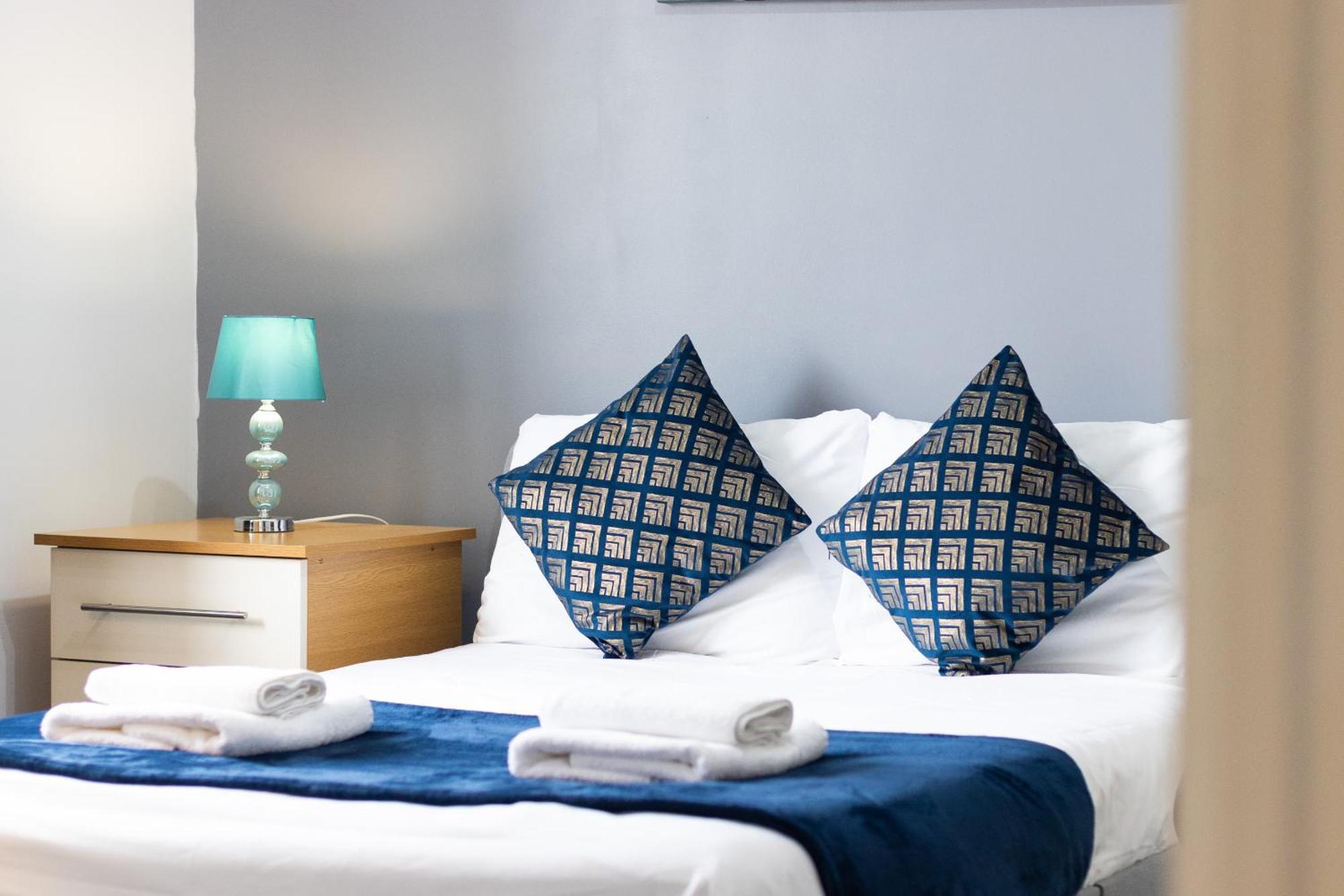 2-br Executive En-suite By Mbiz Apartment Coventry