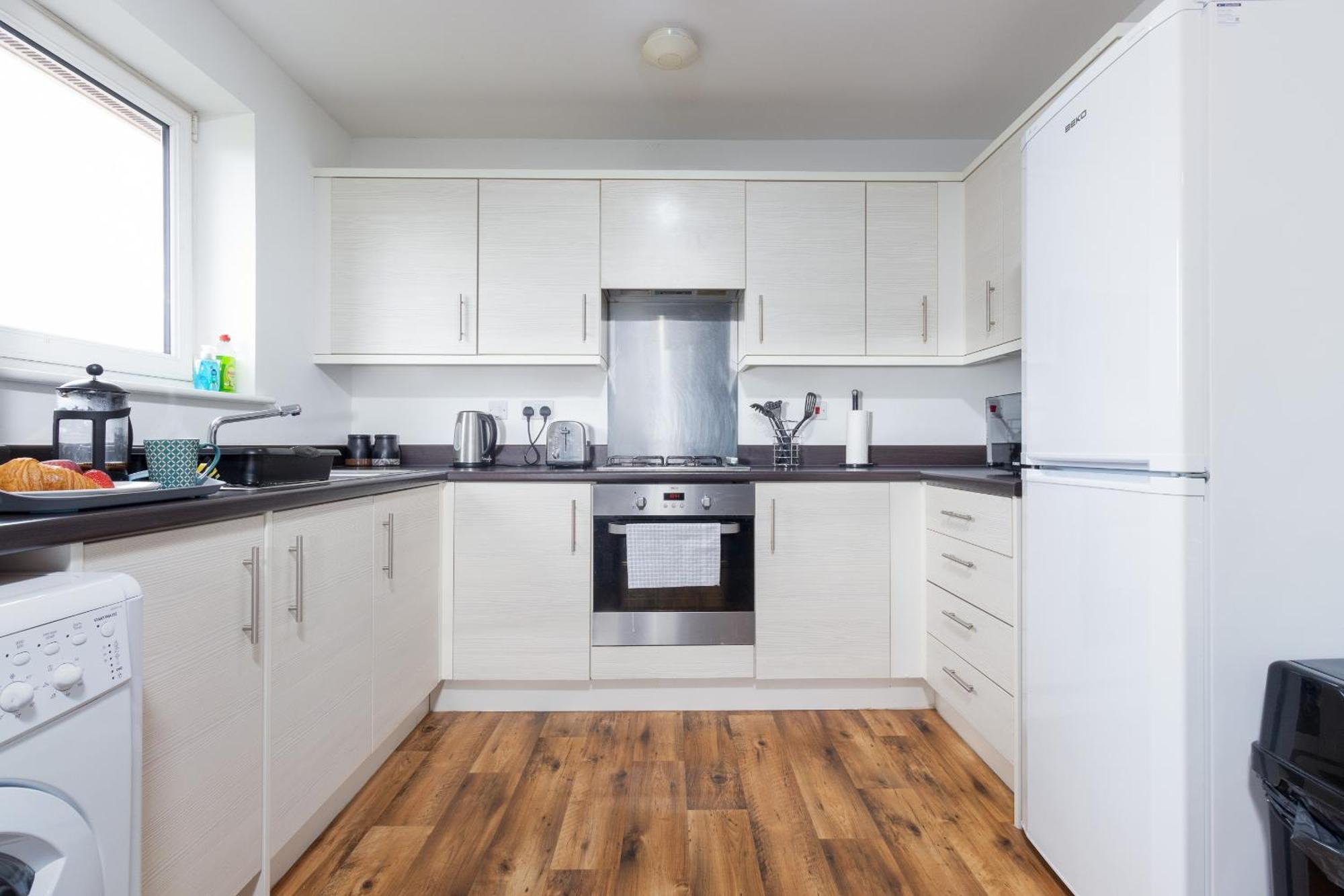 Apartment 2-br Executive En-suite By Mbiz Coventry